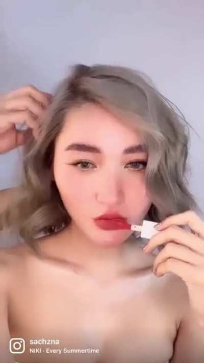 Sachzna Laparan