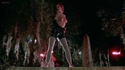 Linnea Quigley - The Return of the Living Dead [1985]
