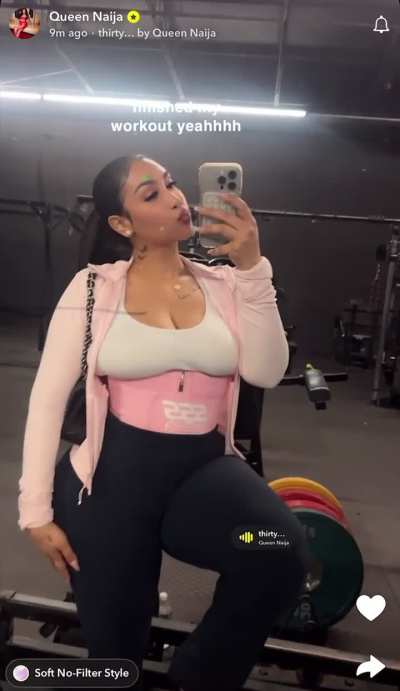 Queen Naija 🔥