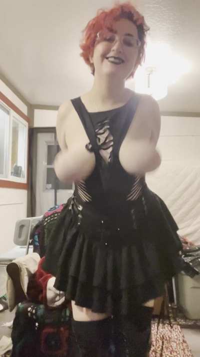 My big bouncy tits need to be shown off