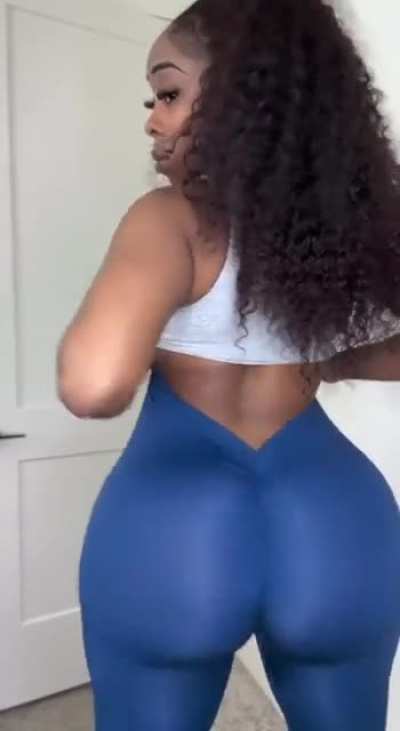 😈