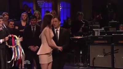 Kristen Wiig good-bye video