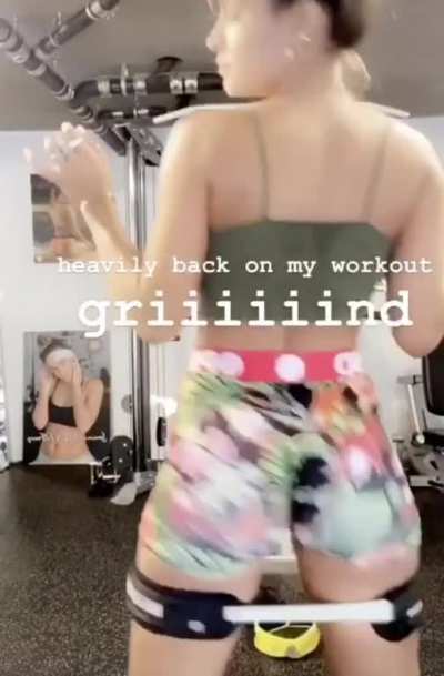 Ass shaking