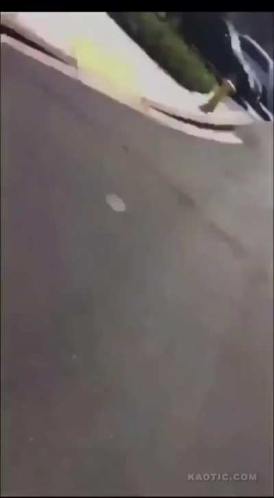 Idiot live streams shootout with police