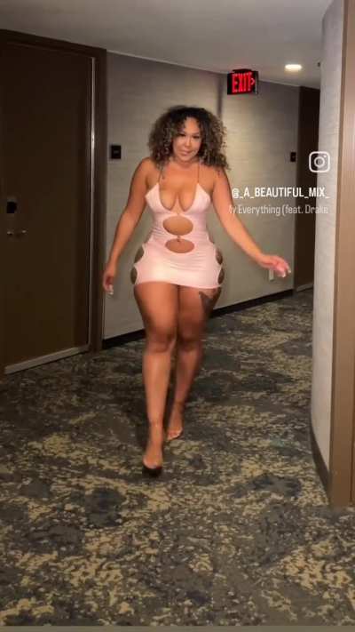 Raven Alexzandrea (@_a_beautiful_mix_)