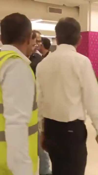 Lol some fan put his hand on Salman Khan&rsquo;s shoulder for a picture&hellip;..Salman got shocked.
