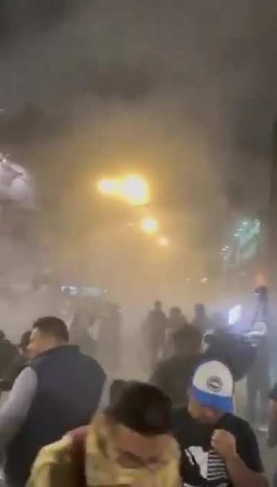 Los granaderos dispersaron a la gente frente a la casona de Xicotenc&aacute;tl 