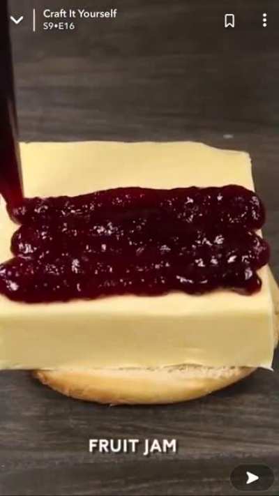 I&rsquo;ll send $2 to anyone who makes a video eating this butter sandwich, that i saw on snapchat.
