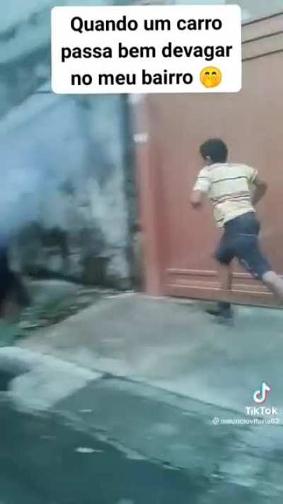 O MLK CORRENDO COITADOKKKSKSMWKK