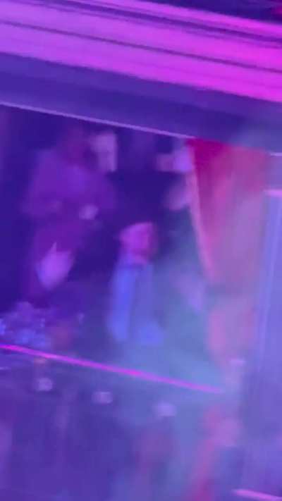 Les traigo al presidente tirándose unos prohibidos