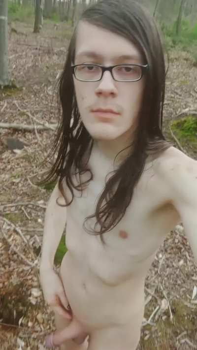 Cock out in nature.