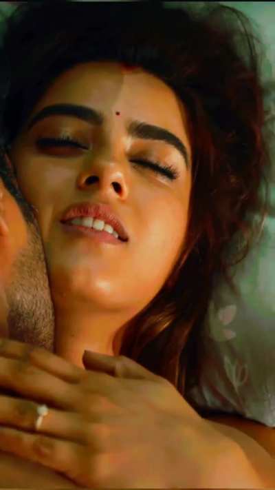 Kavya Thapar 🥵🥵💥