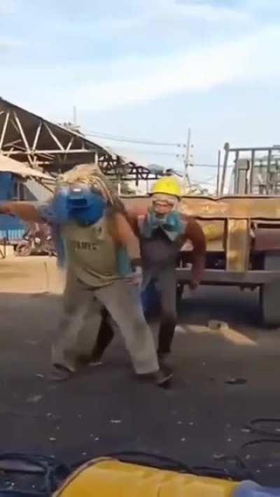Por que se demorar&aacute; tanto la obra?