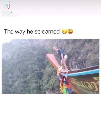 They scream hahaha