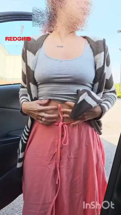 I love pussy and tits flashing in a outdoor