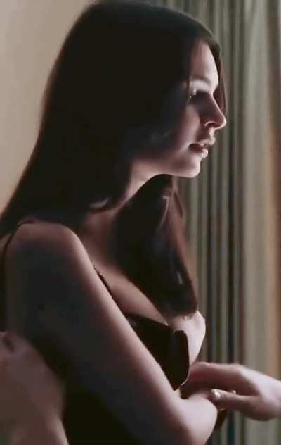 Emily Ratajkowski