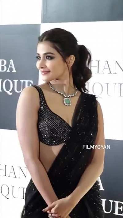 Pooja Hegde at today's Iftar looking🔥.