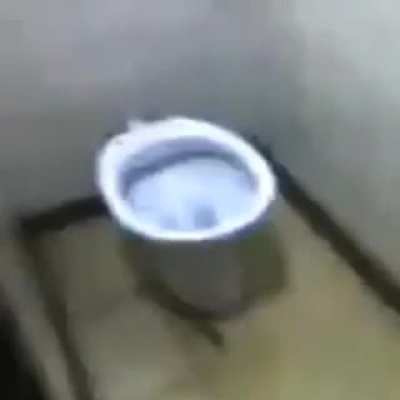 Coca cola espuma 5: The toilets strike back