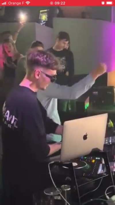 Do y&rsquo;all know about France&rsquo;s Heisenberg lookalike who always appear in clubs and music videos ?