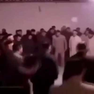 Kızlar Suriyede=Ay biz napıcaz burda. Agalarla ben Suriyede=