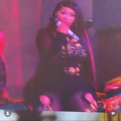 Nicki Minaj @nickiminaj
