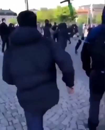 BLM protest are continuing to thrive in sweden as police vans are being vandalised and the city of Gothenburg being destroyed