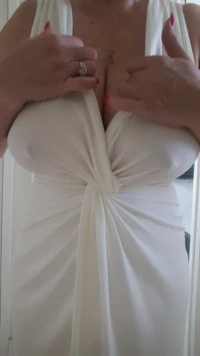 I love "no underwear" shopping day 😉 xx 57yo (f) (OC) 🇦🇺