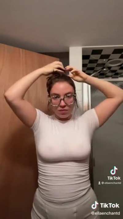 ellaenchantd