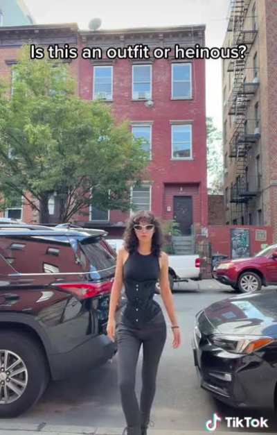 An &lsquo;off duty model&rsquo; built like an ant