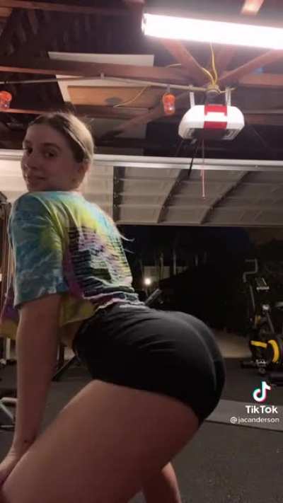 😳