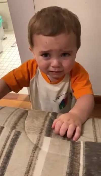 😨