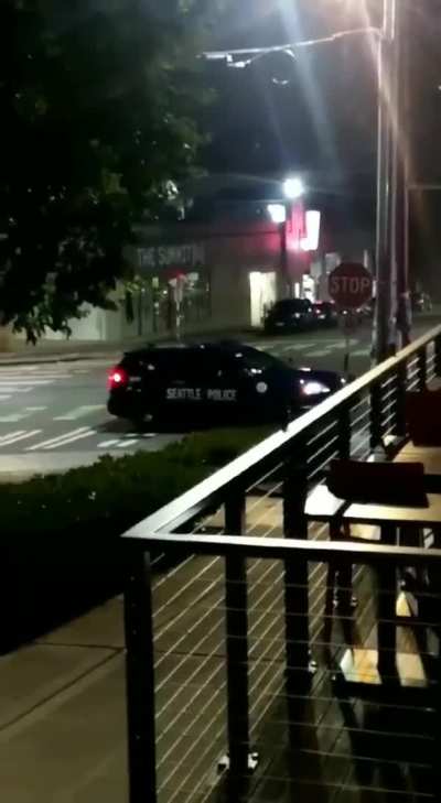 Naked girl does not mind police watching