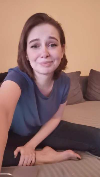 retrodiscopl TikTok Live Clip 2024.03.25 Chatting Showing Soles &amp;amp; Toes 