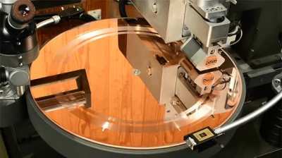This is why you never touch a vinyl while it's being written to