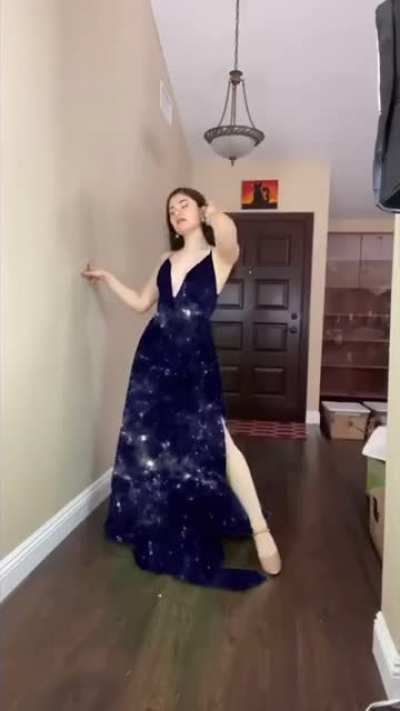 This amazing greenscreen dress