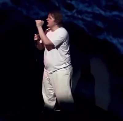 Lewis Capaldi&rsquo;s fans helping him finish signing as he struggles with Tourrete&rsquo;s
