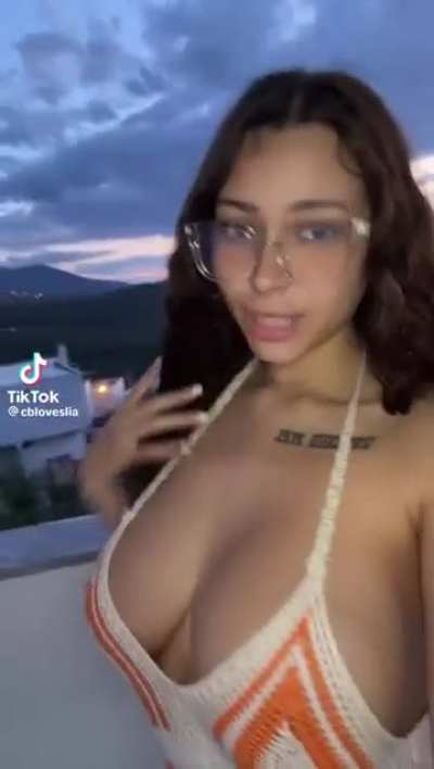 @Cbloveslia
