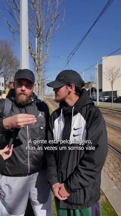 Brasileiros que "trabalham" no metro do Porto