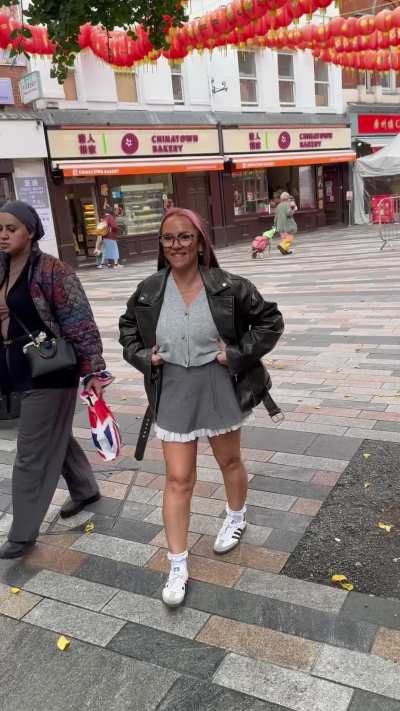 Flashing in Chinatown