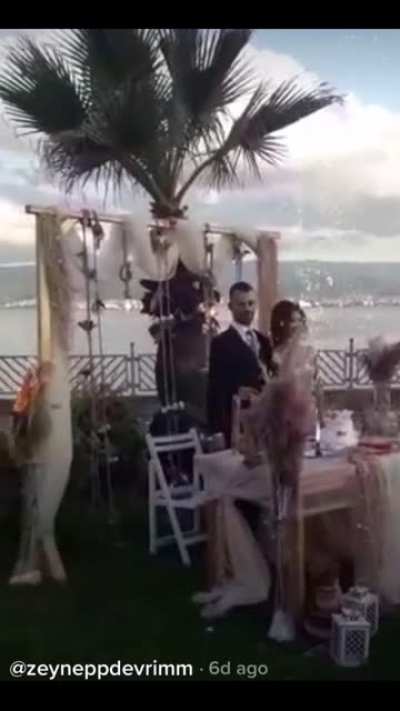 Things get a little heated during a wedding ceremony