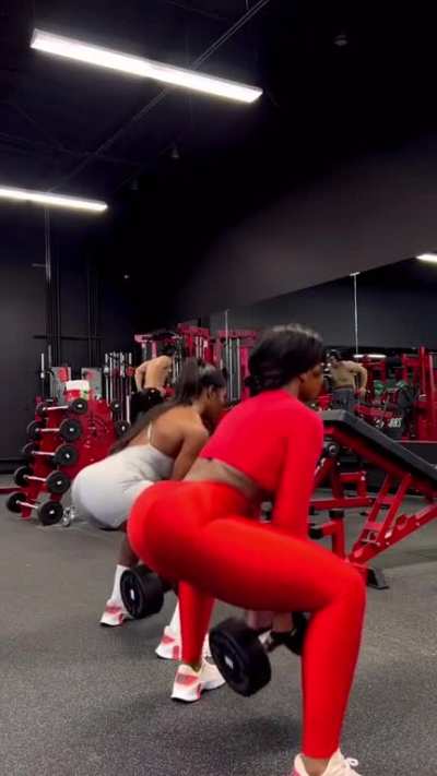 @SydBarbz + @ChanelDelisser