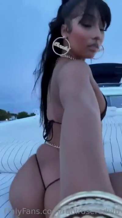 Rubi rose on a boat outside &eth;&yen;&eth;&yen;&eth;&yen;&eth;&yen;&eth;