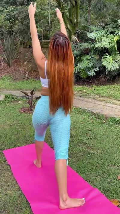 Do my pants pass the yoga test? 🤭