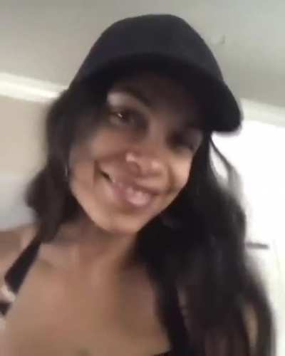 Rosario Dawson jiggly boobs