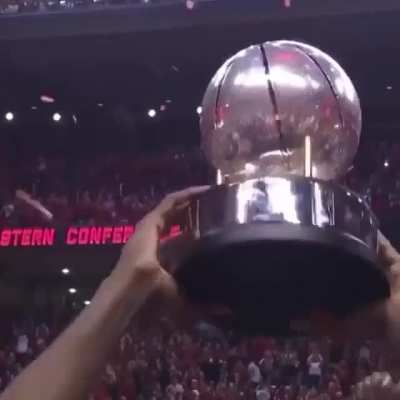 Greatest video I've ever seen... (from sidelinesources/ig)