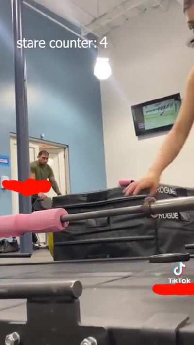 Girl calls a dude a "fucking piece of sh*t" for looking at her general direction when she is working out in front of him