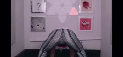 HMU for more twerk vids