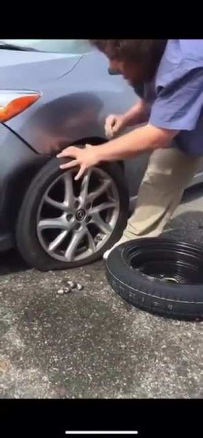 WCGW changing the tire without checking the jack