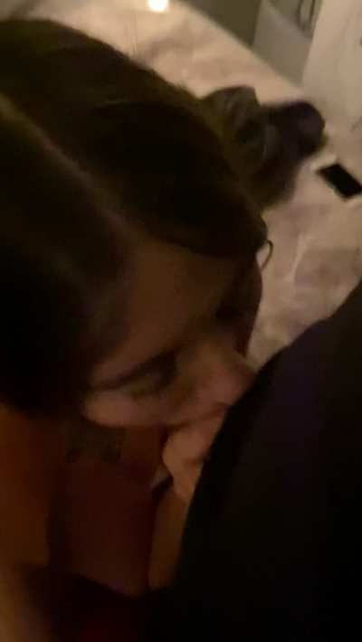Latina girl finishes the job