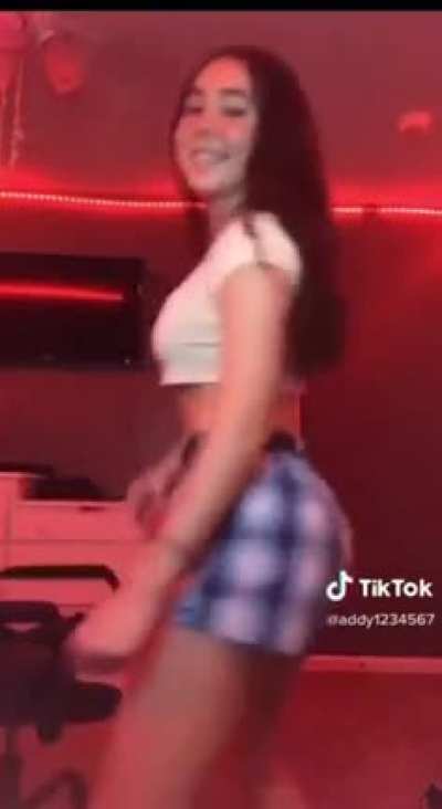 😈